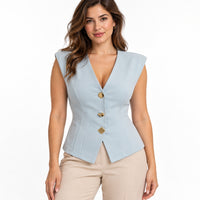 Chaleco 93424 azul en modelo