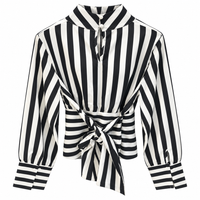 Blusa de rayas 30704, vista de espalda