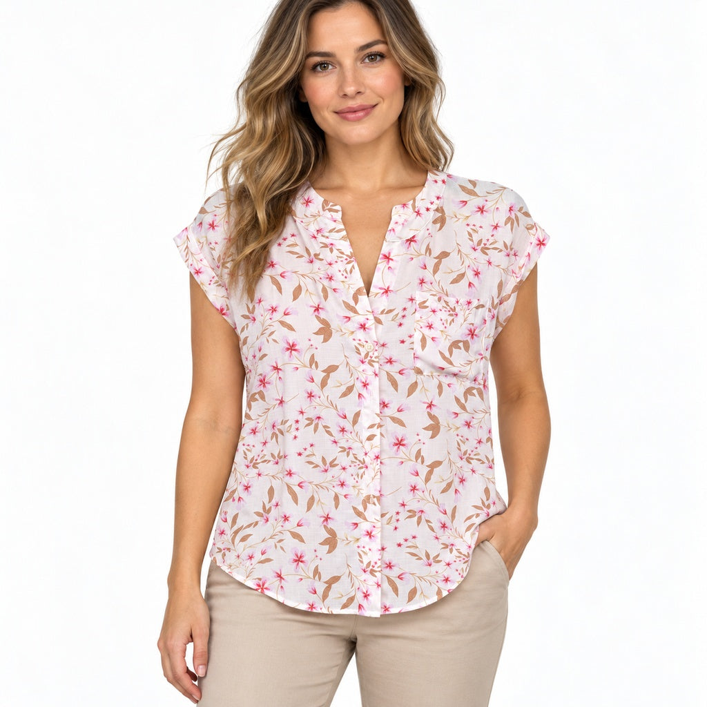 Blusa en modelo sobre fondo blanco