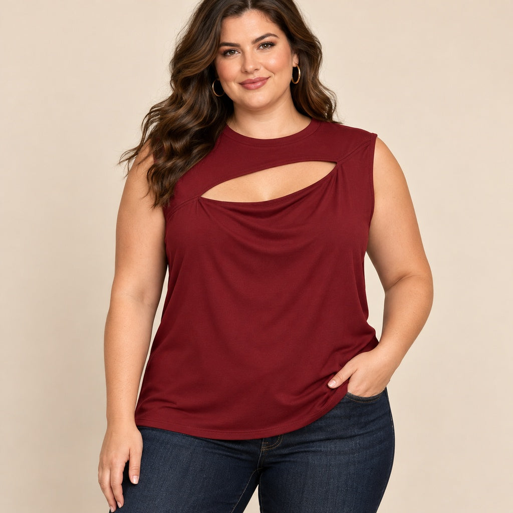 Blusa vino sin mangas con abertura asimétrica en modelo de talla grande