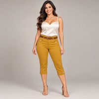 Capri mostaza en modelo adulta con blusa marfil