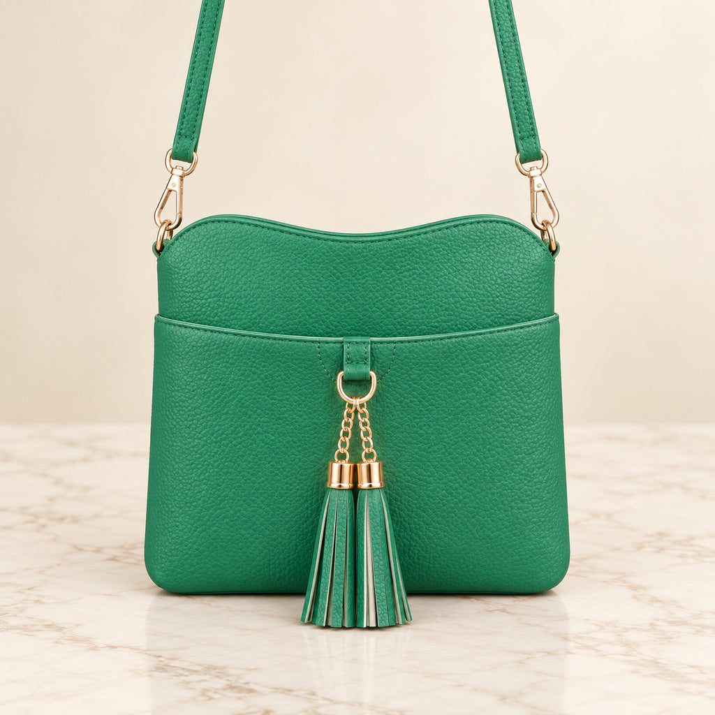 Cartera de borlas verde