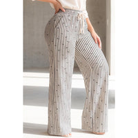negro pantalón con modelo 1024x1024