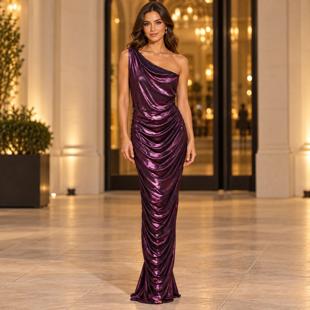 Modelo con 93997 y fondo elegante acorde al estilo