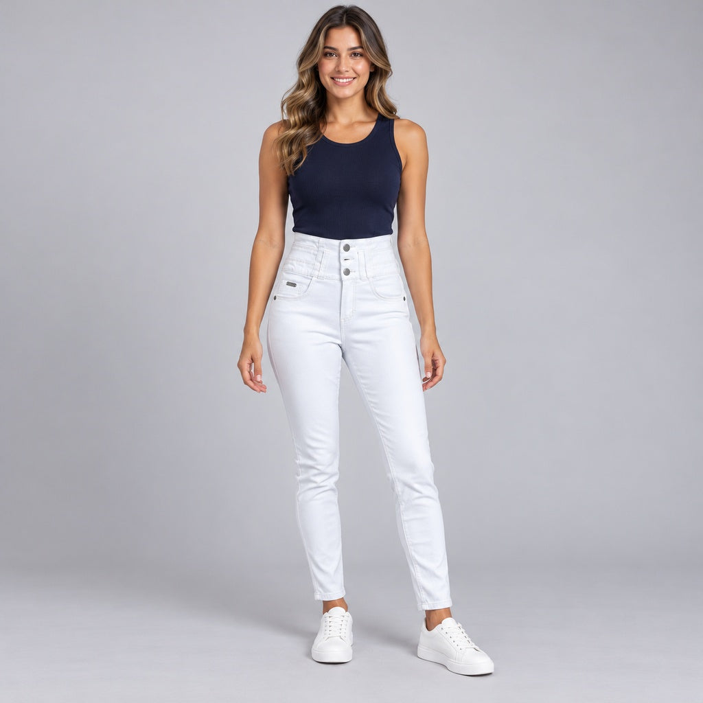 Jeans colombiano 2319 blanco de botones plateados en modelo