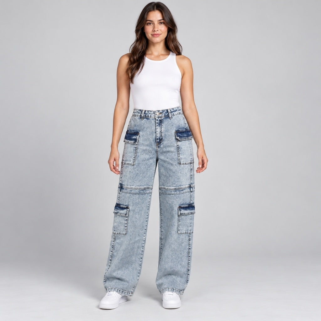 Jeans cargo Kabala 340A azul con bolsillos en modelo completa
