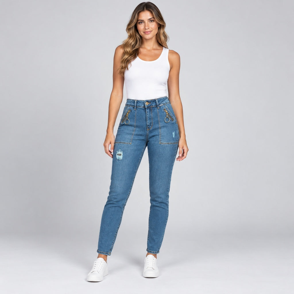 Jeans colombiano Bacoa 40486 con cierres en modelo de cuerpo completo