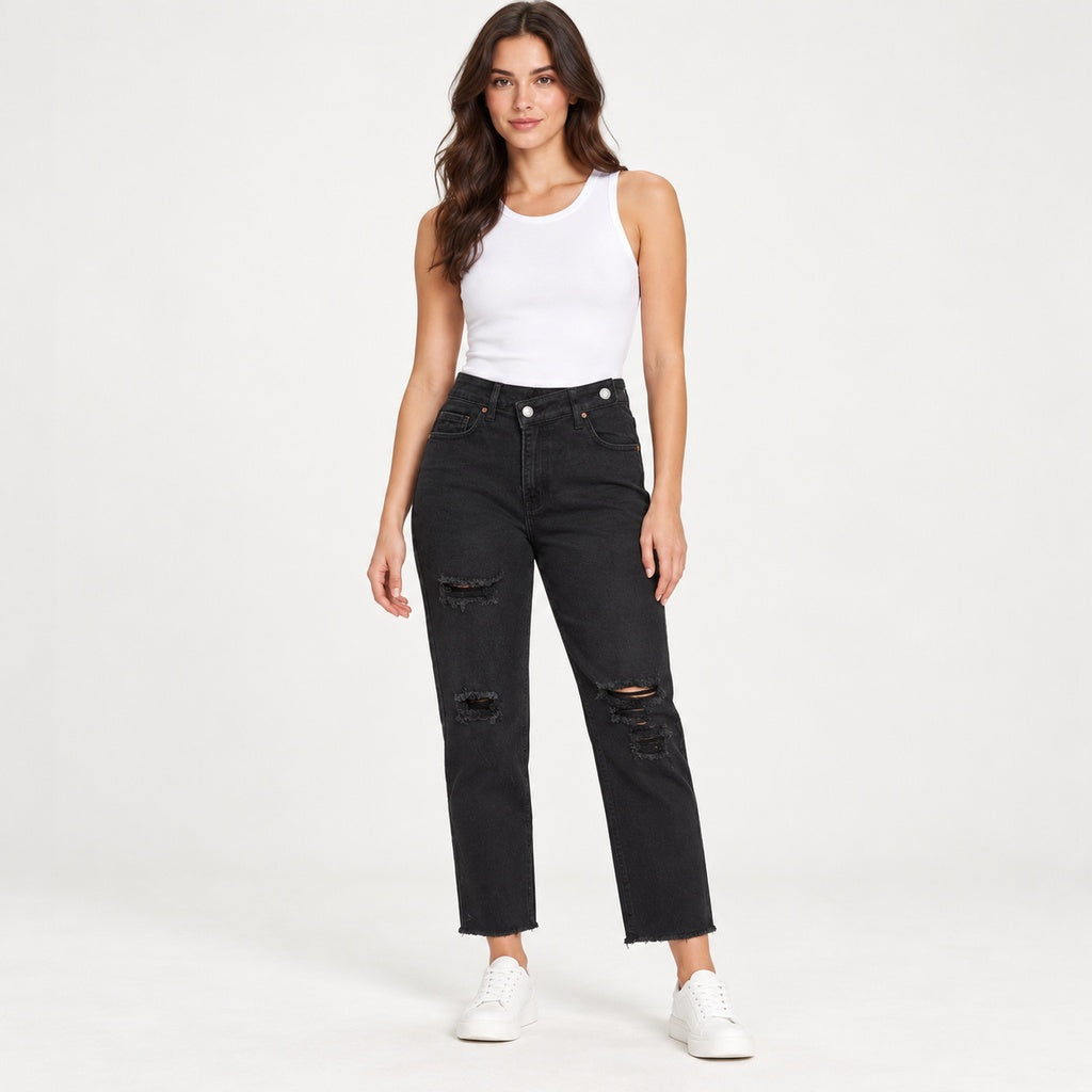 Jeans Cello High Rise Straight negro con roturas y cintura cruzada en modelo