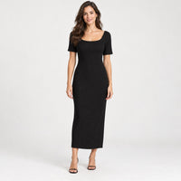 Vestido largo Vrde VS10 negro acanalado en modelo