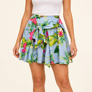 Short Milk Honey azul con modelo