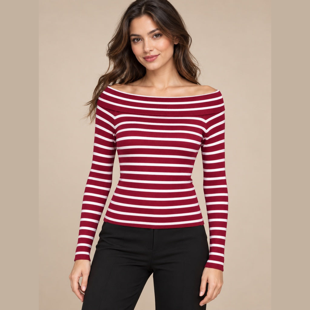 Top 13147 roja con rayas blancas en modelo
