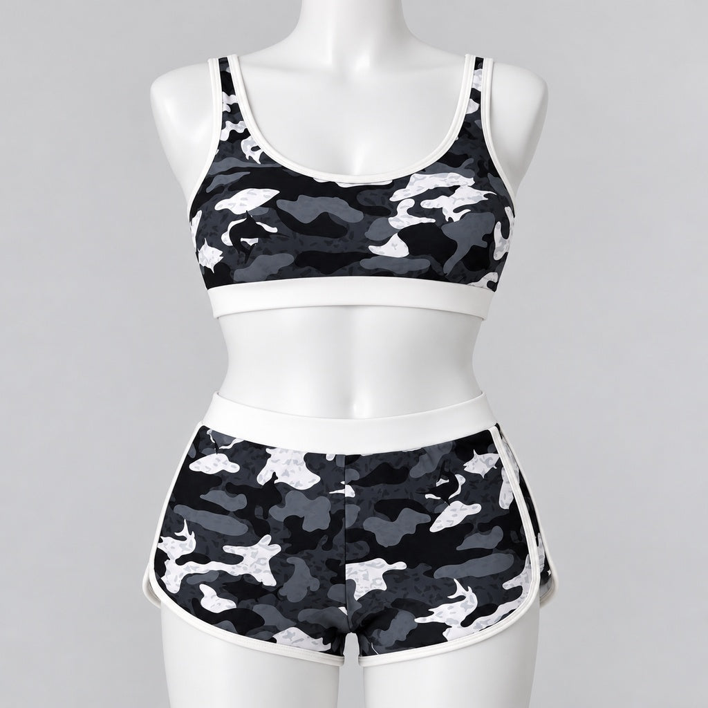 Traje de baño 8106 camuflaje con short en maniquí