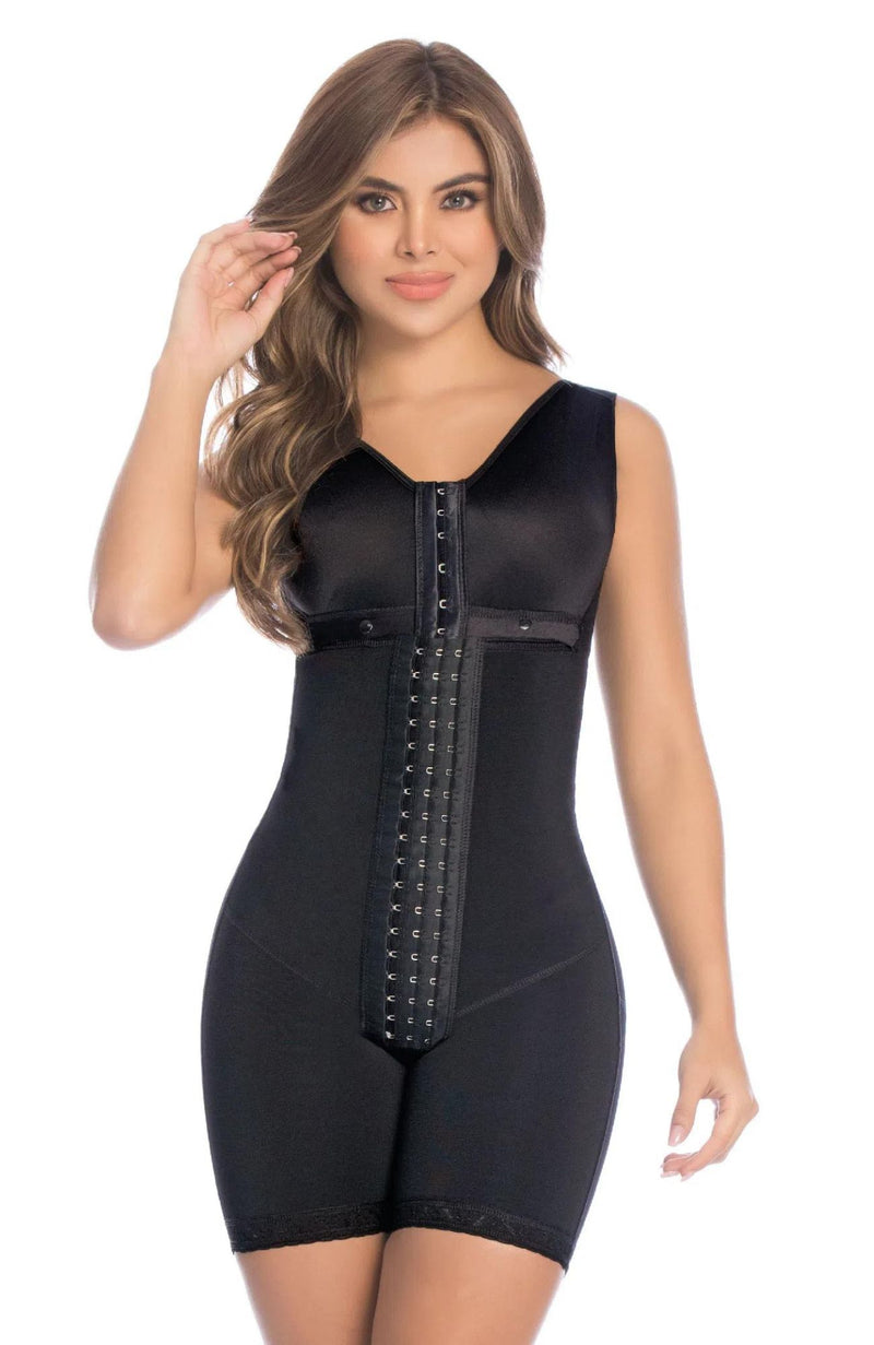 09215 Delie Shapewear With Half Leg Bra and Brooches